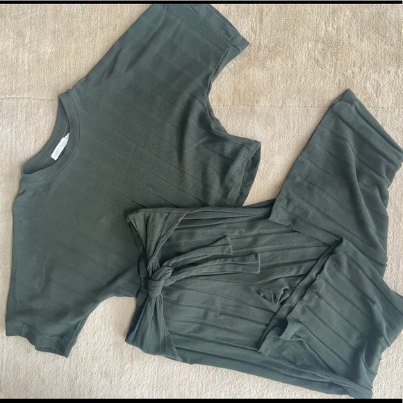 Francesca’s Matching Set - Picture 1 of 1